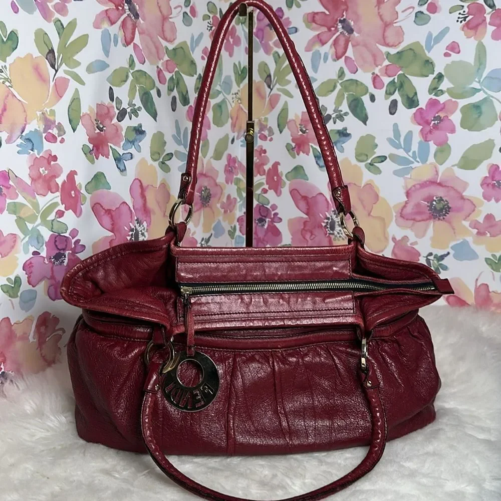 💯Authentic Fendi Hobo Leather Handbag🍀